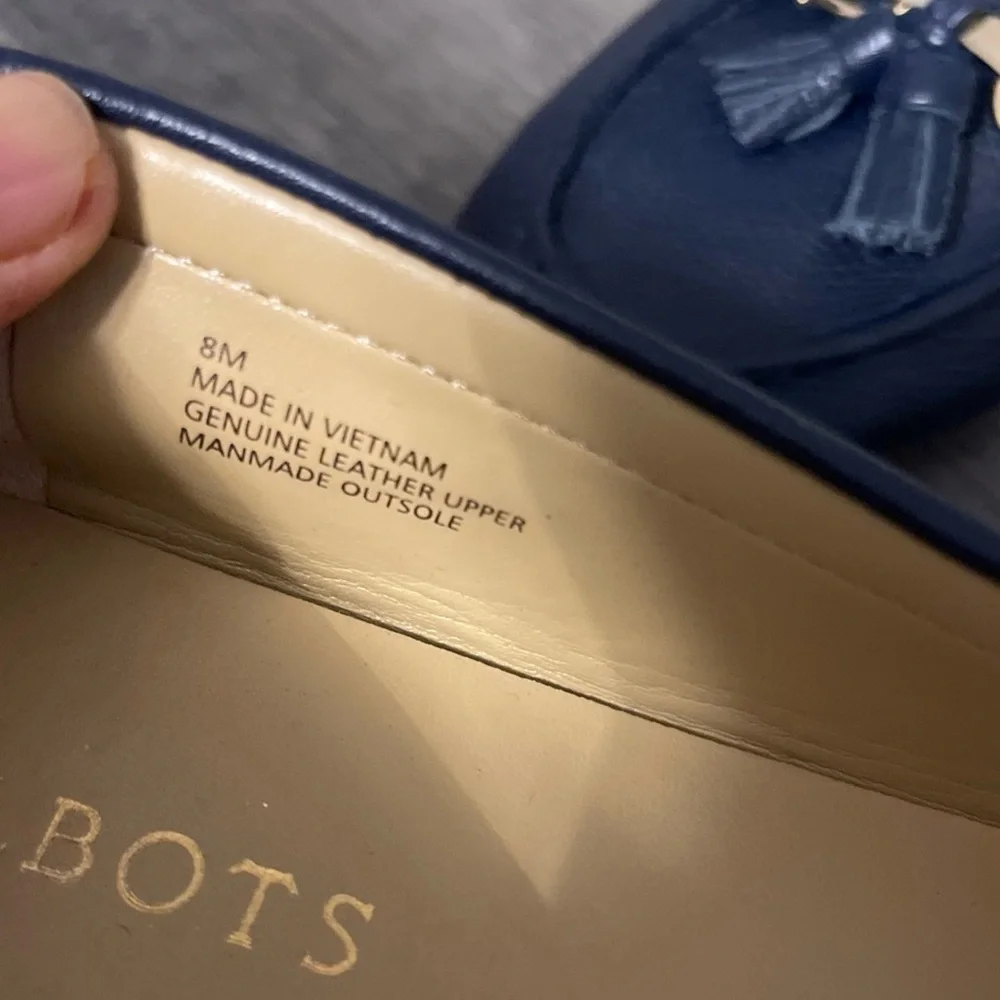 Talbots Navy Blue Leather Loafers with Gold Hardware Made In Vietnam Size 8M
